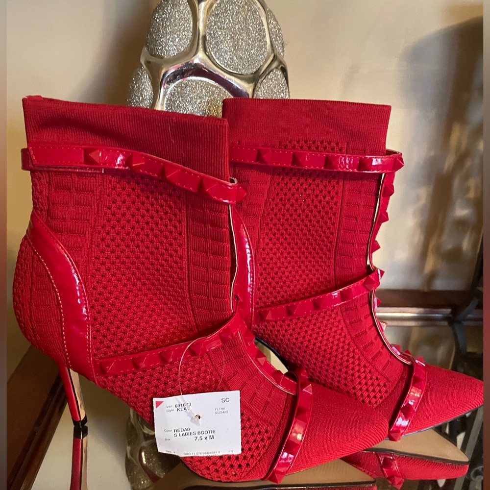 NWT Catherine Malandrino, Red size 7.5